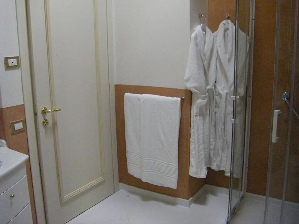 Fra Lorenzo Suites - Apartments Verona