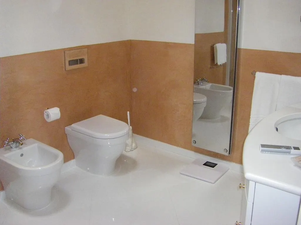 Fra Lorenzo Suites - Apartments Verona