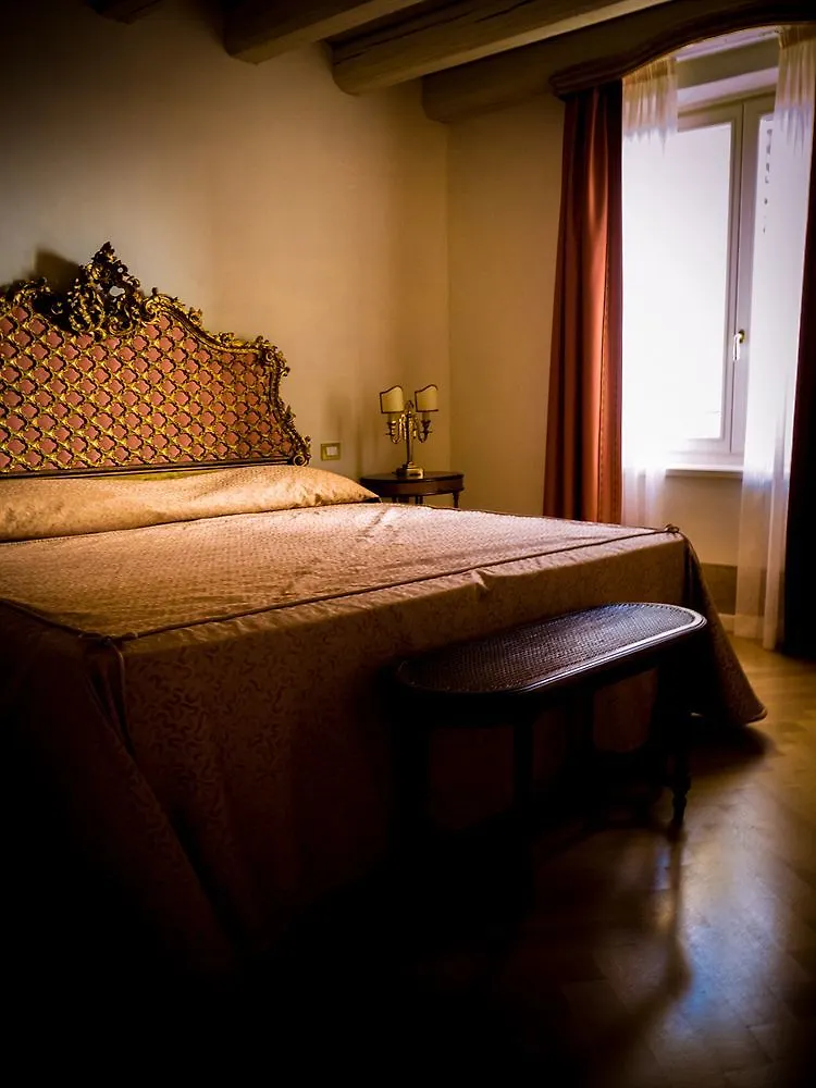 Fra Lorenzo Suites - Apartments Verona