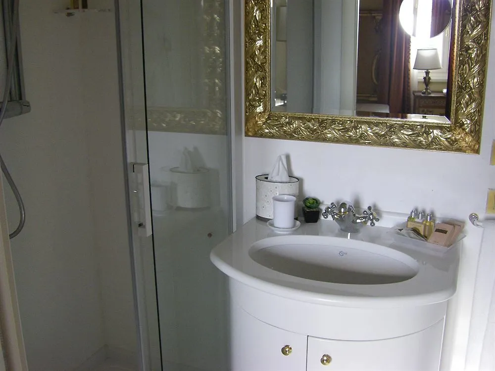 Fra Lorenzo Suites - Apartments Verona