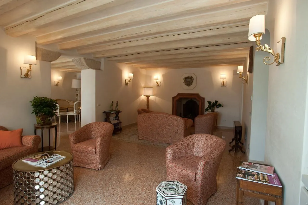 Fra Lorenzo Suites - Apartments Verona 0*,  Italy