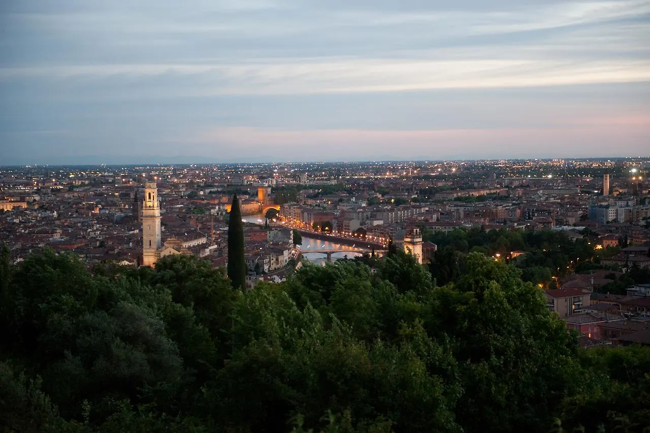 Fra Lorenzo Suites - Apartments Verona