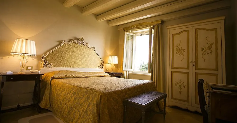 Fra Lorenzo Suites - Apartments Verona