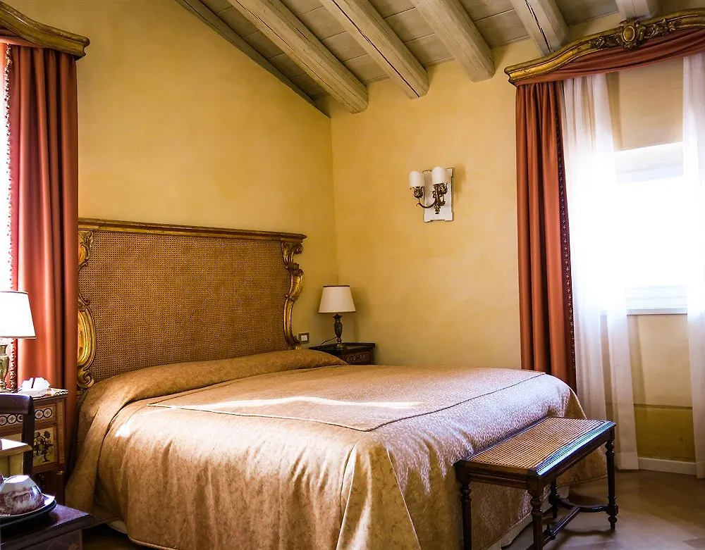 Fra Lorenzo Suites - Apartments Verona